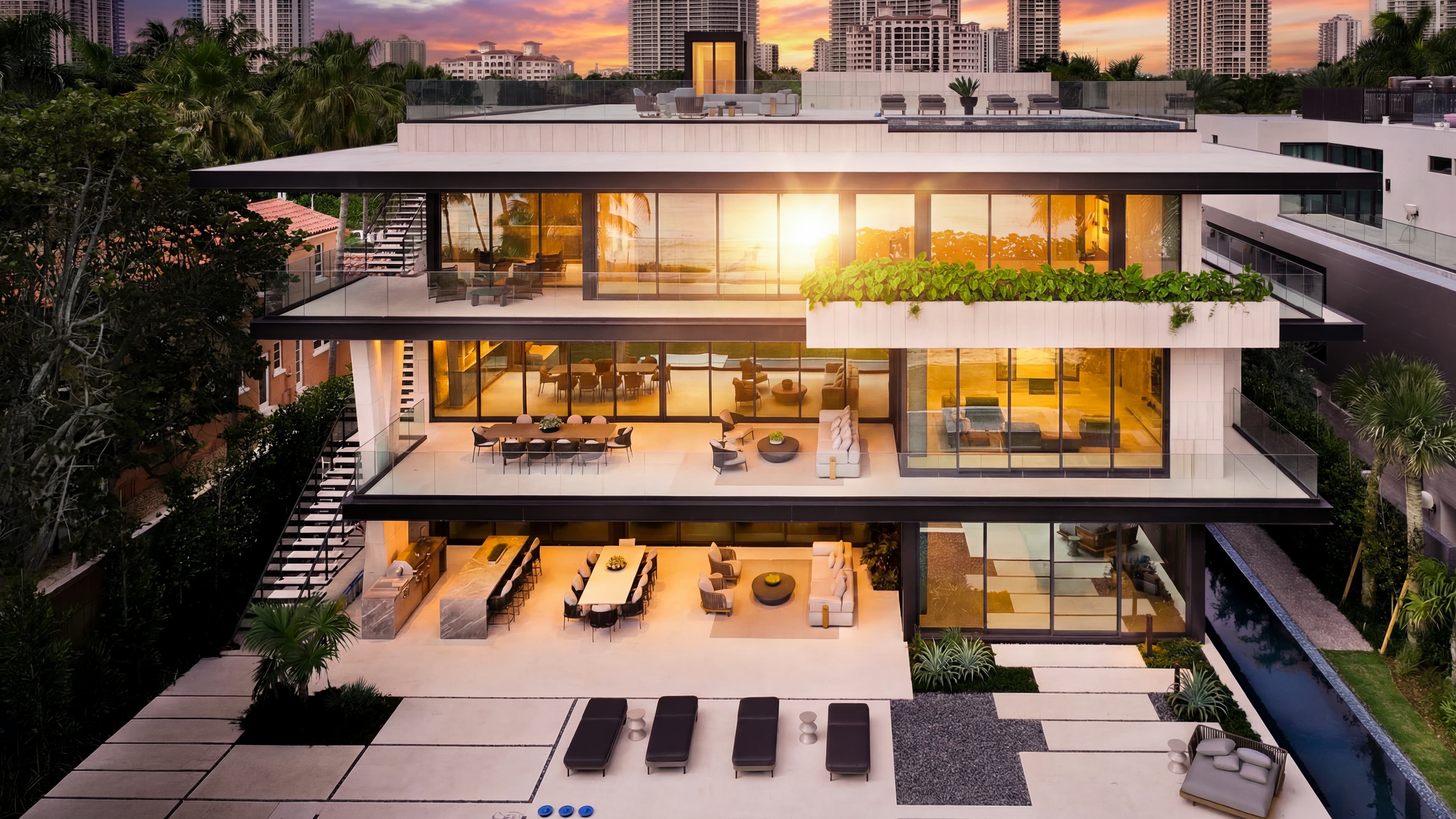 255 Ocean Boulevard