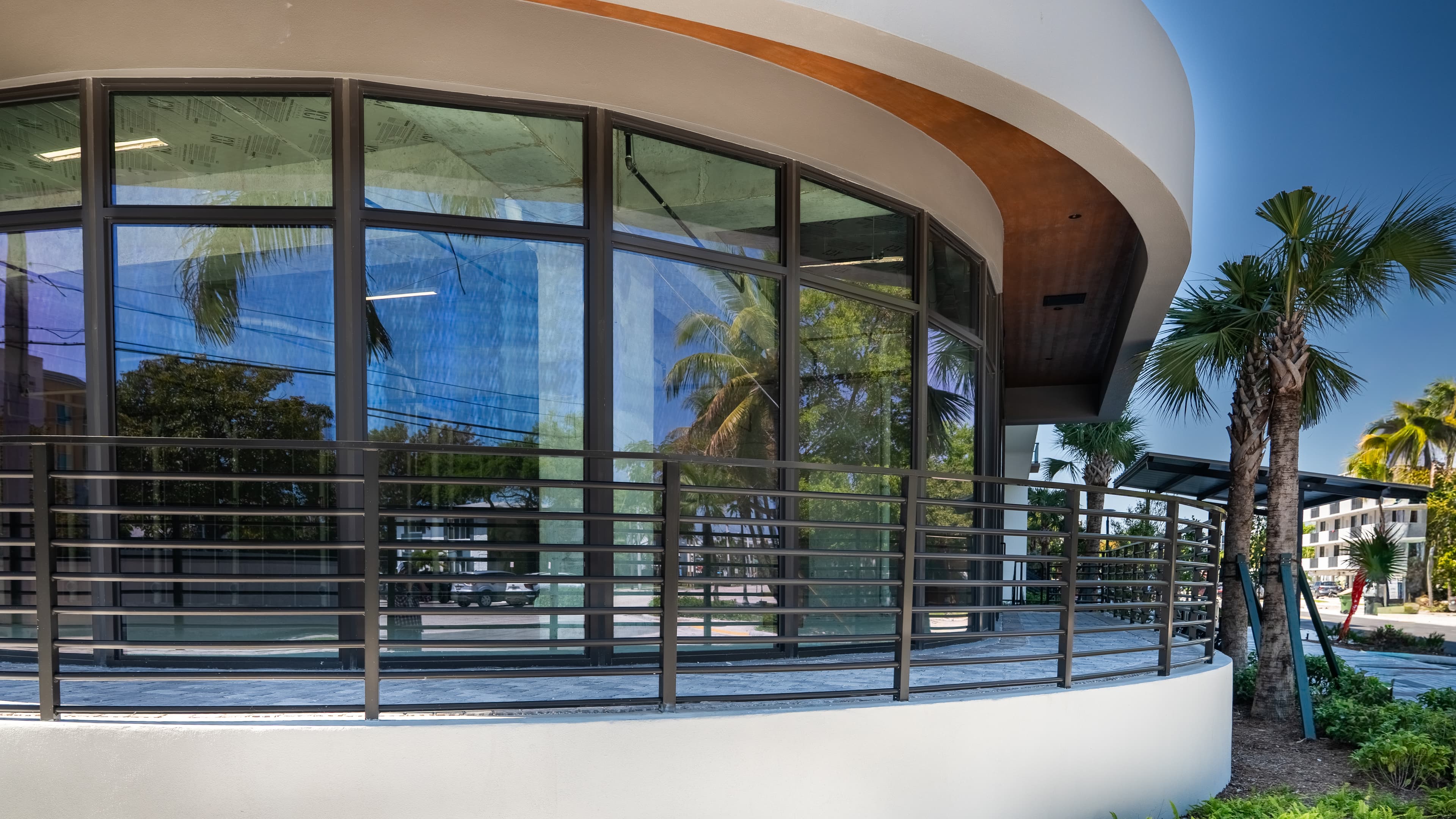 Manor Biscayne — image 4